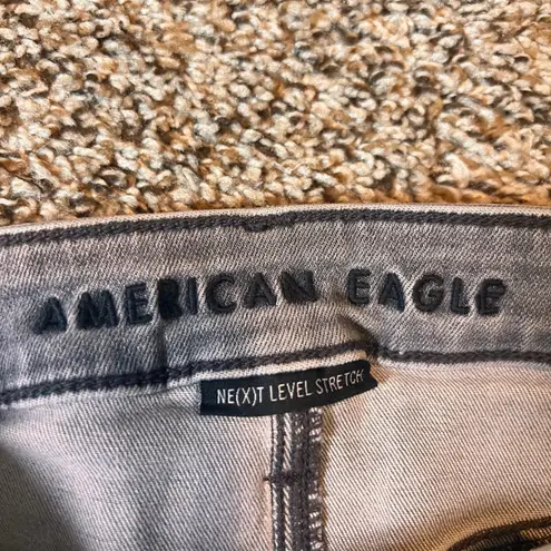 American Eagle Super High Rise Jegging Gray Wash Distressed Ripped Women's Jeans Size 2