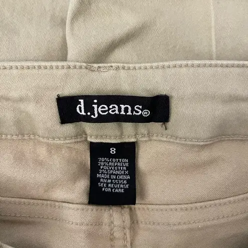 D. Jeans Women’s tan colored straight leg pants size 8