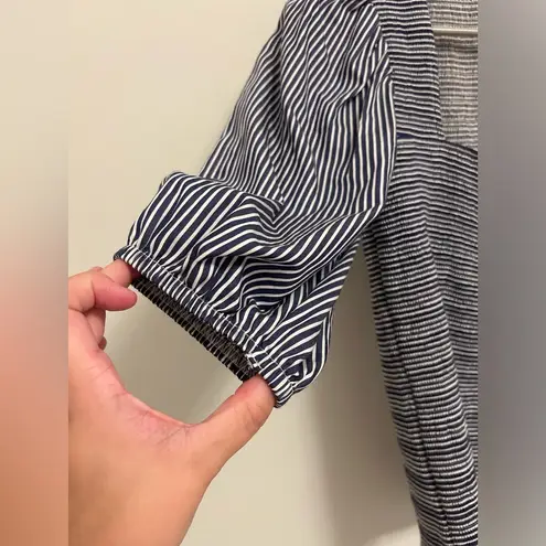 Nation Ltd Samira Smocked Tee in Deco size Small (S)