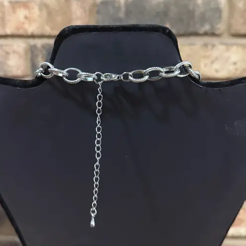 80s Retro Vintage White and Silvertone Geometric Necklace