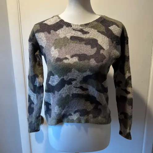 360 Cashmere Green and Gray Camo Print Knit Sweater - Size XS.