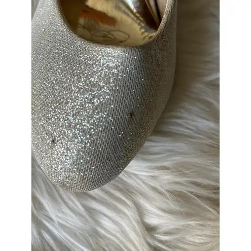 Stunning White Glitter Heels with Floral Accents Size 8.5