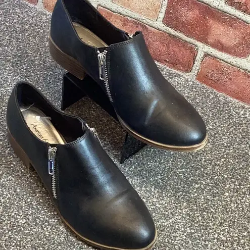 American Eagle  Black Ankle booties