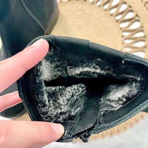 Vagabond Black Lug Leather Upper Fur Lined Boots in Size 7 4857-250-20