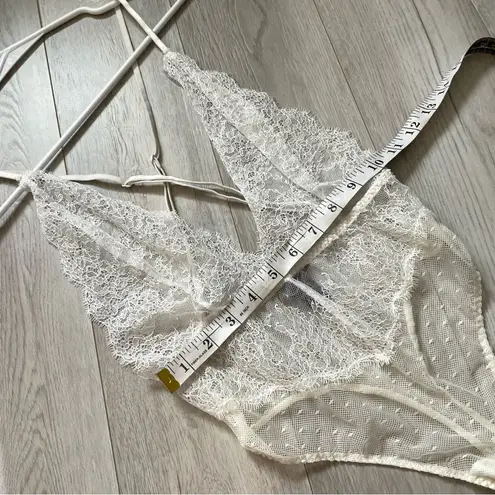 Victoria's Secret  Bodysuit lace sheer plunge womens Cream (xsmall) feminine sexy