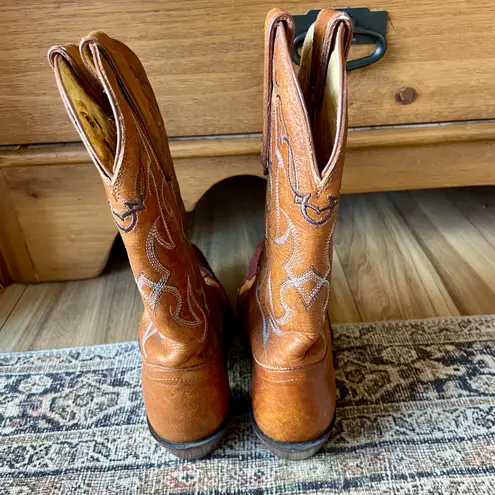 Tony Lama Vintage Leather Embroidered Tooled Wing Tip Cowboy Western Boots in Cognac Brown - 6.5
