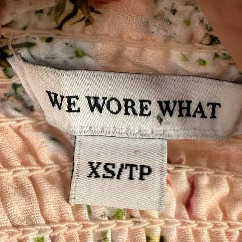 We Wore What Puffy Sleeve Floral Crop Top in Pink Size Extra Small