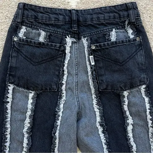 The Ragged Priest Vertical Frayed Black & Gray High Waisted Mom Jeans Size 26