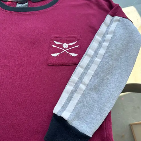 Harry Potter Quidditch Long Sleeve Pullover Top in Burgundy/Gray