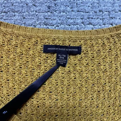 American Eagle Woman's XL Mustard Yellow Long Sleeve Knit Shirt