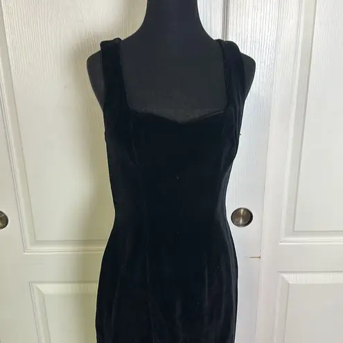 90s VTG GUESS BLACK VELVET STRUCTURED MAXI DRESS GOWN
