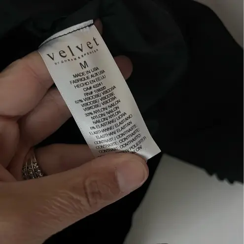 NEW Velvet by Graham & Spencer Women’s Black Anya Ponte Cropped Blazer Sz Med ♟️