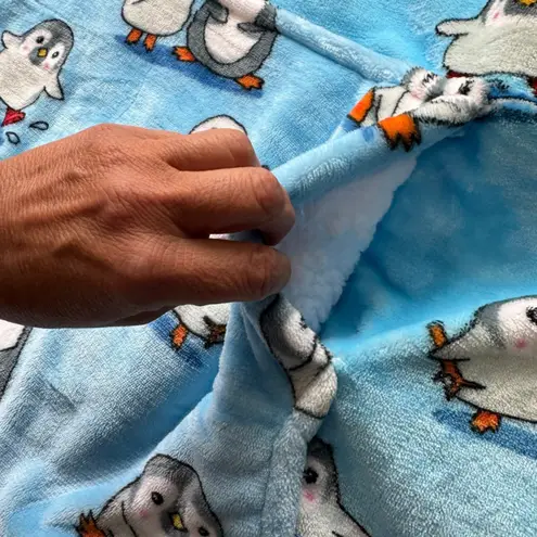Oodie Original Cozy Blue Penguin Hoodie Blanket size /age 14 and up