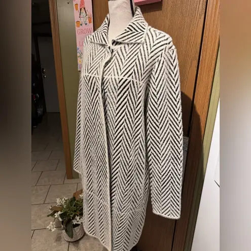 Cyrus CRYUS TRENCH OVERCOAT WOMEN’S SIZE SMALL BLACK CHEVRON OUTERWEAR Size Small