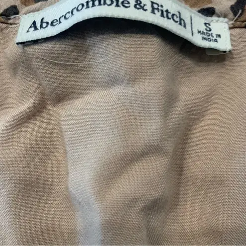 Abercrombie & Fitch • Abercrombie leopard print short sleeve top small - Image 5