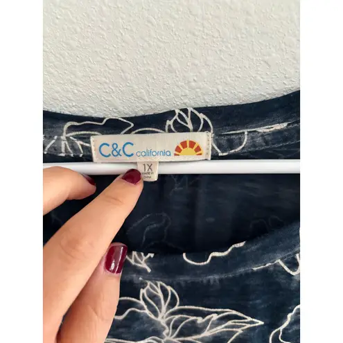 C&C California Top Women 1X Blue Floral Burnout Long Sleeve Beach Resort Stretch