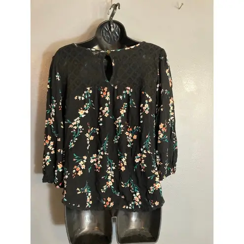 Mason & Belle black floral crinkle blouse Size M