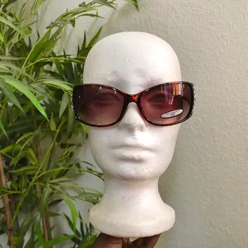 Y2K Mcbling Whimsygoth Gothic Baddie Cyber Vixen Trendy Streetwear Brown cross sunglasses rhinestone silver bedazzled studs Grunge Gorpcore Zebra Striped Oversize Round White Black #acubi Pink - Image 3