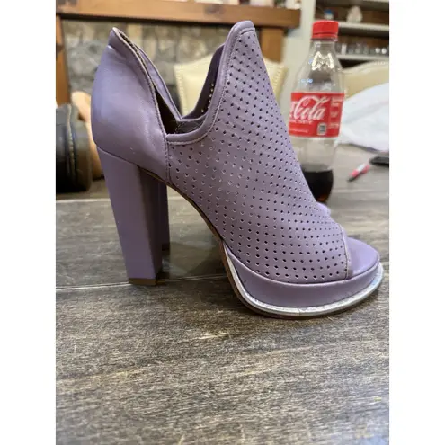 Vero Cuoio Vero Curio Lavender Perforated Peep Toe Heeled Bootie Size 37 US 6.5