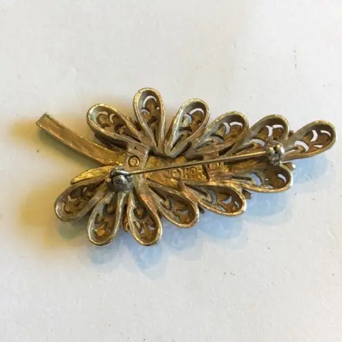 HAR Signed Vintage Leaf Rhinestone Brooch Shoulder Pin