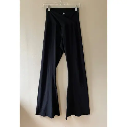 Sunzel Sz M Black Flare Leggings Stretch Low Rise Pull On Seemless Yoga Pants Size M