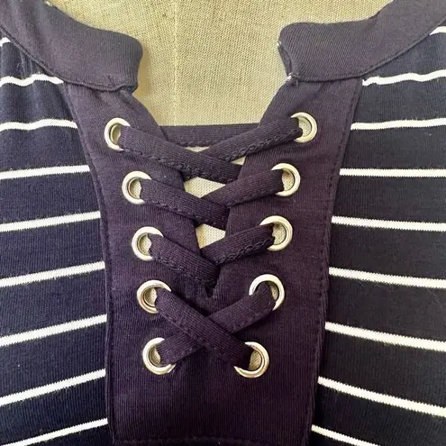 Cable & Gauge blue and white striped short sleeved shirt