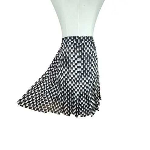 Reiss Black & White Vivi Flippy Pleated Mini Skirt | Geometric Print | Size 8