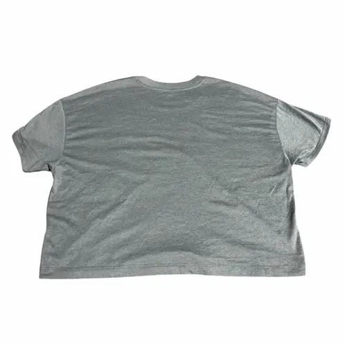 Vuori Energy Cropped Tee in Heather Grey Size Medium