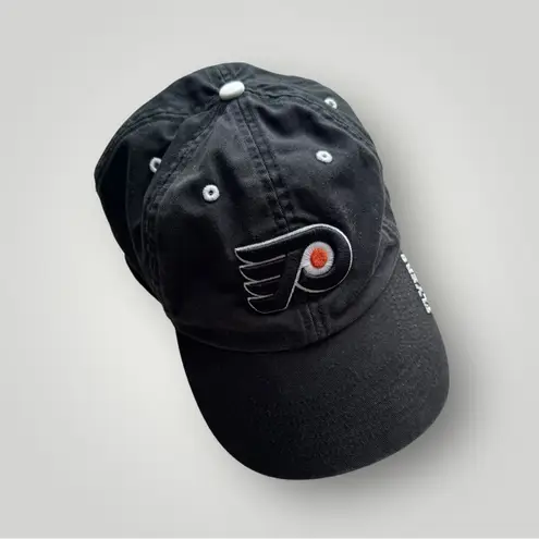 Vintage Y2K Black Distressed Philadelphia Flyers NHL Hockey Cap Embroidered Logo