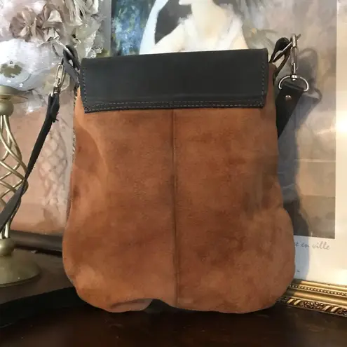 EL CEIBO HANDCRAFTED TAN SUEDE AND BLACK LEATHER CROSSBODY MESSENGER BAG Brown