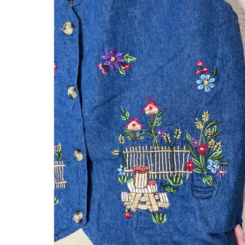 Vintage CASEY MAX Denim Vest Size Small Blue Floral Embroidered Garden Scene