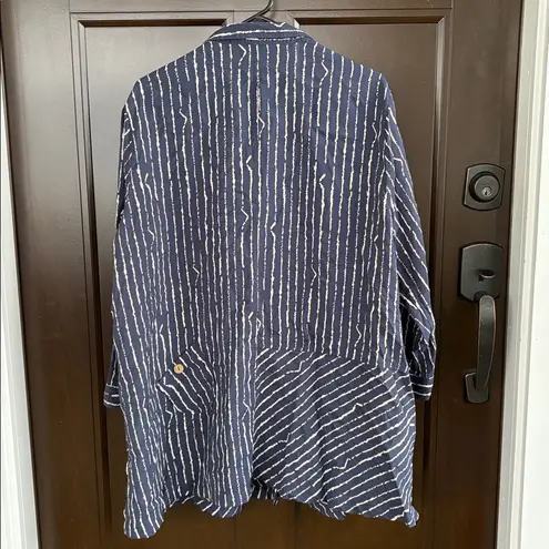 John Mark EUC  Striped Button Front Lagenlook Artsy Top Navy Cream Size 2X