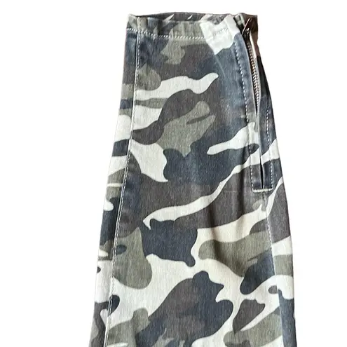 Ymi Camo ankle pants with zippers