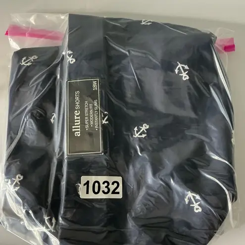 Allure Navy Blue Women's Shorts with White Pattern Size 18W