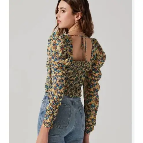 ASTR  the Label NWT Floral Ruched Puff Sleeve Crop Top in Medium (6-8)