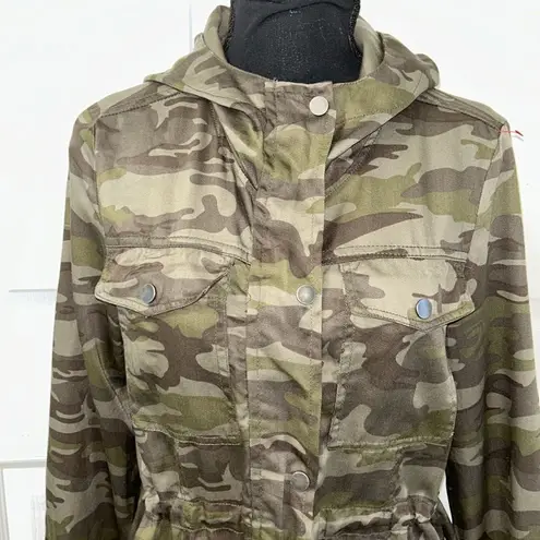 Me Jane  Camouflage Jacket(Size Medium)