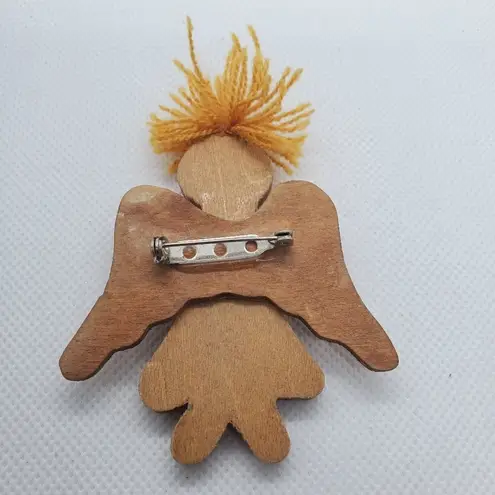 Wooden Angel Brooch Tan
