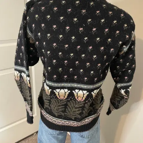 Buttons Vintage floral cardigan with abalone ! Cottagecore Fairycore academia