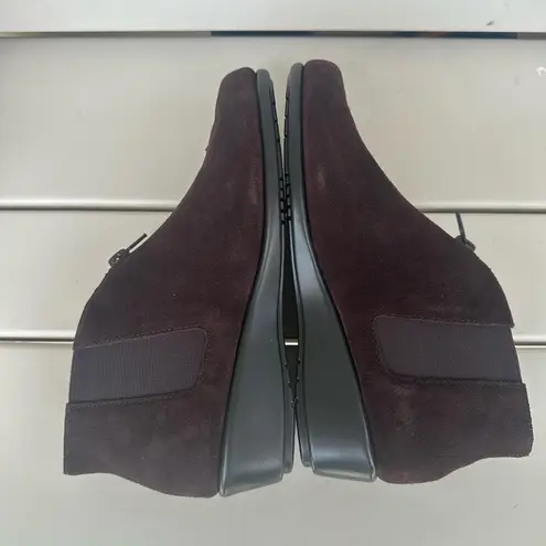 Aerosoles NWOT Allowance Suede Front Zip Wedge Almond Toe Ankle Booties Boot 6.5