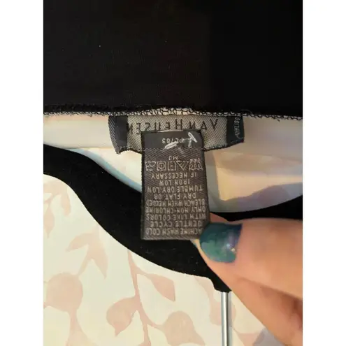 Van Heusen Women's Black Blouse with White Trim - Size XL