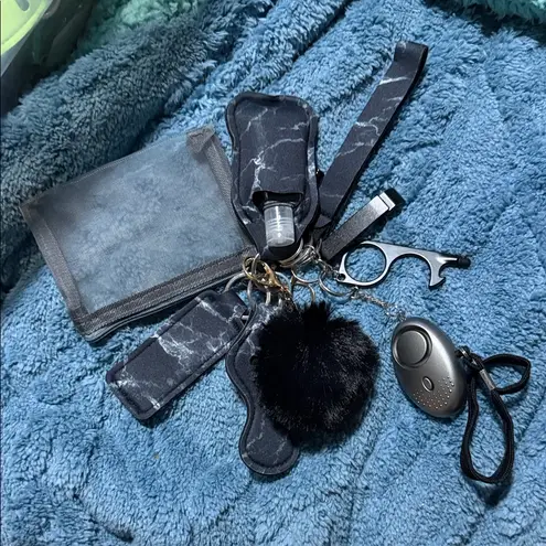 Handmade Marble Black Keychain Set & Accessories