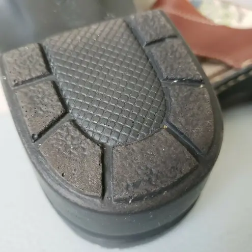 EastLand Wedge Sandal Heel Slip On Thong Brown Leather Casual Womens 7M