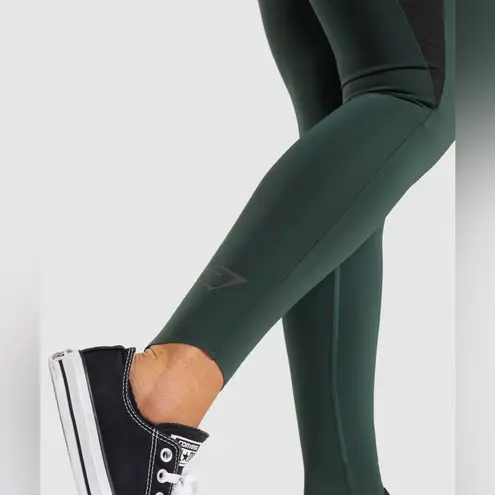 Gymshark  Venture Leggings in Dark Green Size Medium EUC