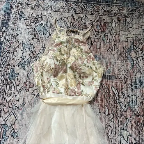 Teeze Me Nights by Champagne Floral Chiffon Tiered Ruffle Gown Size 7 Formal