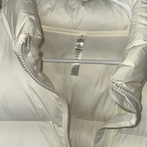 Fabletics NWT  women’s essential puffer cropped, insulated jacket Size L thumbnail 13