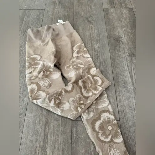 Aerie  offline 7/8 high rise seamless leggings 🤍