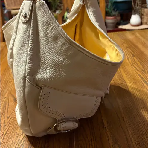 Etienne Aigner Elegant Cream Leather Shoulder Bag