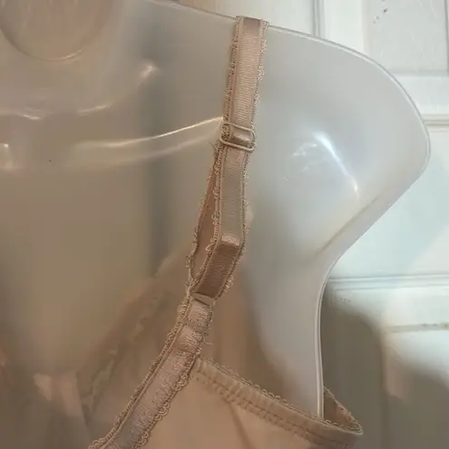 Wacoal Vintage 1990s Beige Underwire Bra Lace Trim 36D