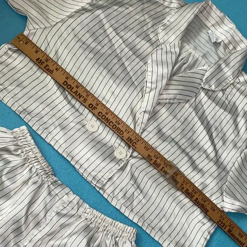 FANTASIES pajama set crop top with pull on shorts pinstripe vintage size S White