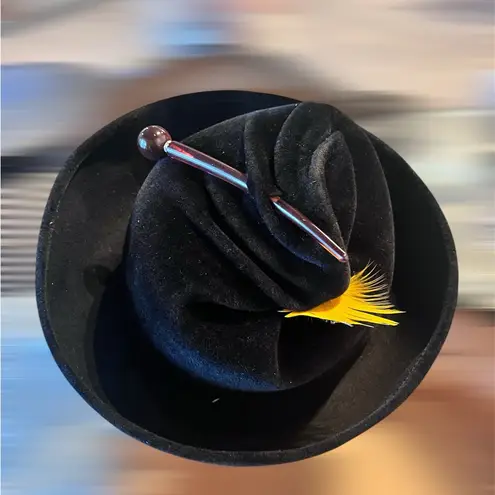 Vintage 1940’s Black Velvet Fascinator Hat Deborah NY Tortoise & Feather Accents